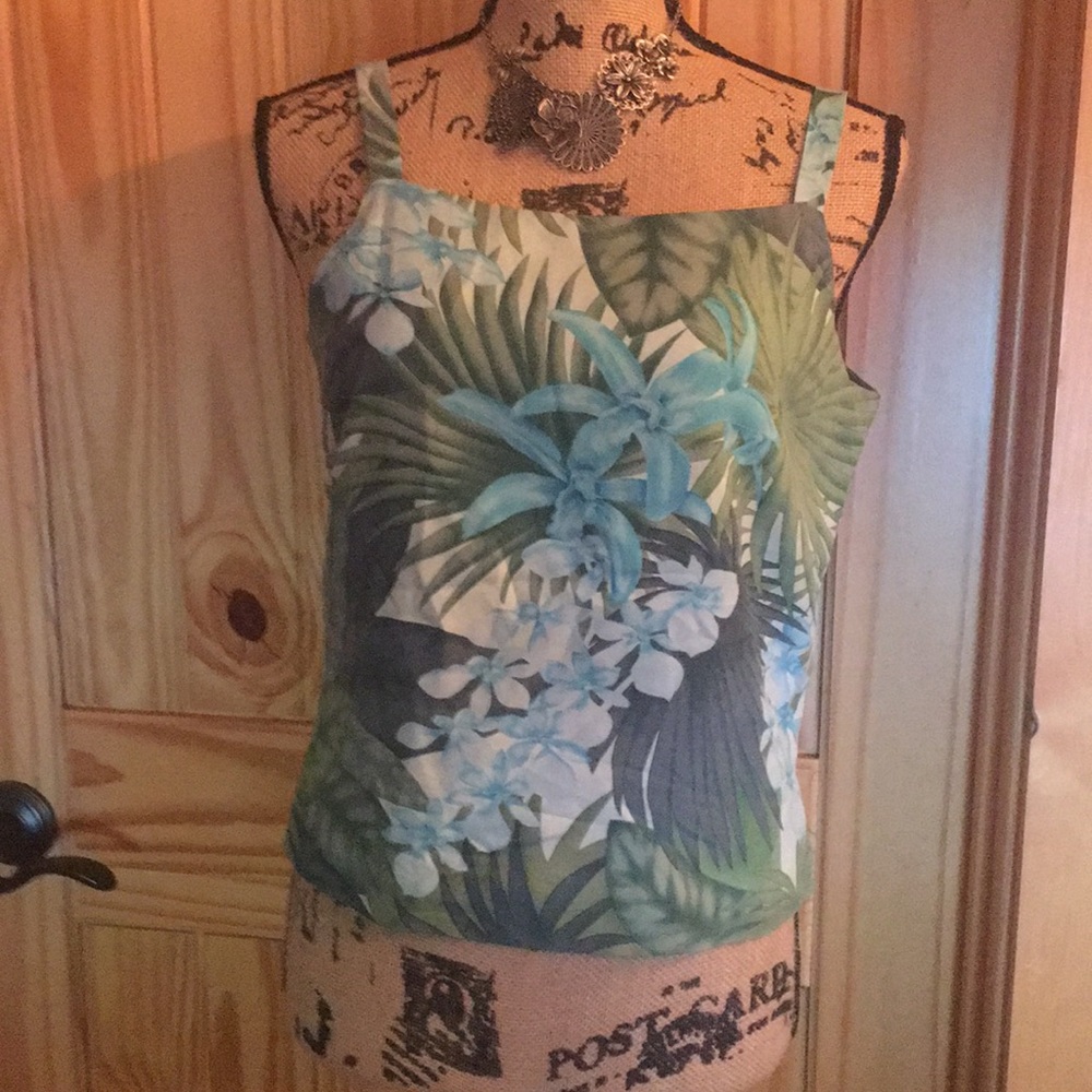 Tommy Bahama size6 adorable top worn twice